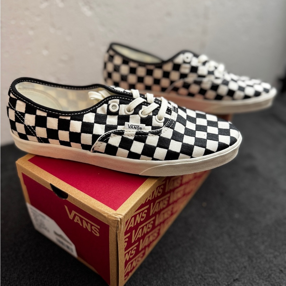 Vans Black & White Checkered Lowpro